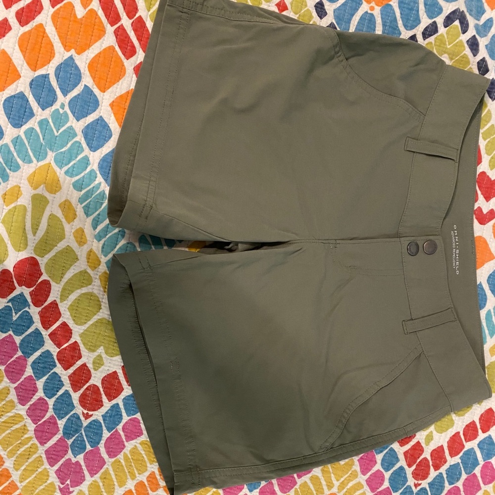 NWOT grey Columbia hiking shorts